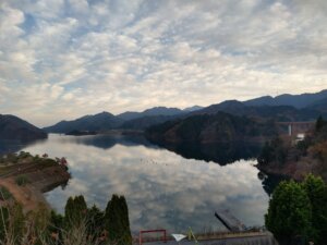穏やかな天気だったので、湖面はガラスのよう