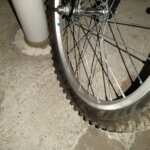 見えにくかもだけどタイヤがぺったんこ