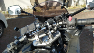 FZ6に怪しい中華ブレースバー(長さ調整可)を取り付け