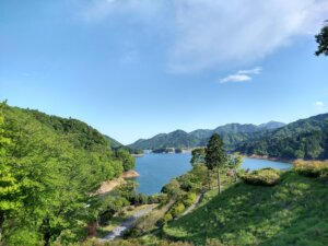 天気は良くなったり雨が降ったり、目まぐるしい一日でした。