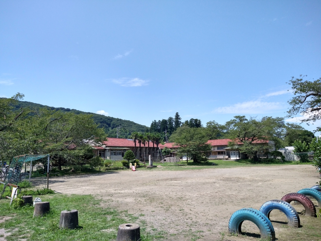 駐車場にバイクを止めて全景をパシャリ。