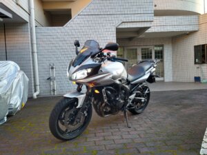 一通り自分向けカスタム完了のFZ6。