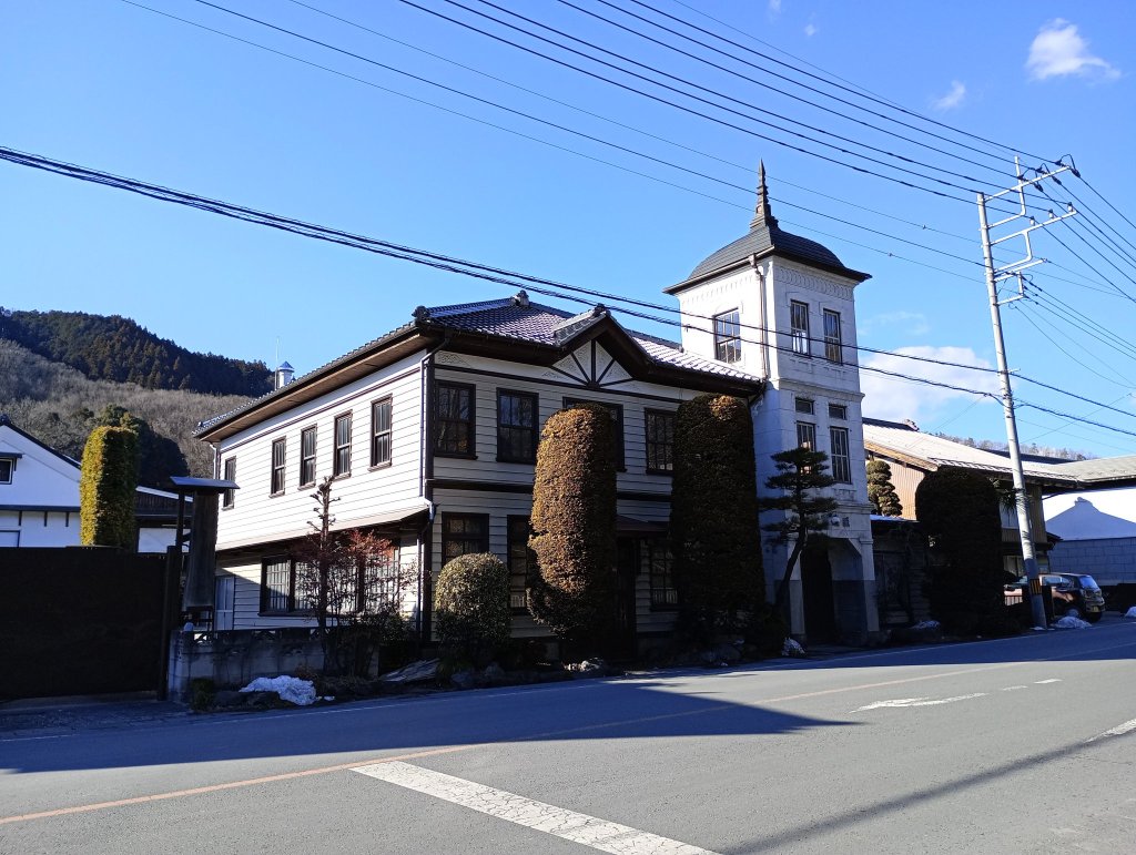 旧 近藤銘醸。大正ロマン的なオサレな建物。