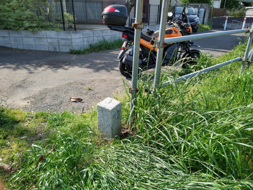 2つ目の旧陸軍製境界石。