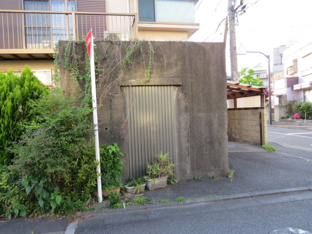 憲兵詰め所跡は、北区滝野川のとあるお宅の軒先にありました。