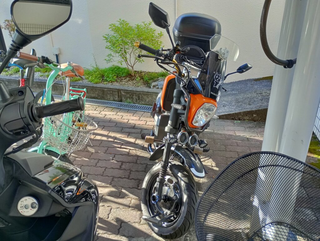 FAZER8から取り外したハンドルバーエンドはナビちゃまへ移植。