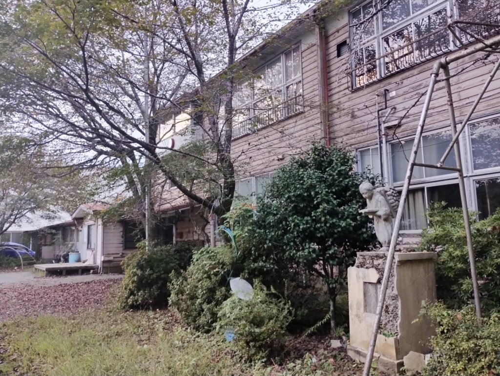 最近では姿が消えつつあるにのみーさん像